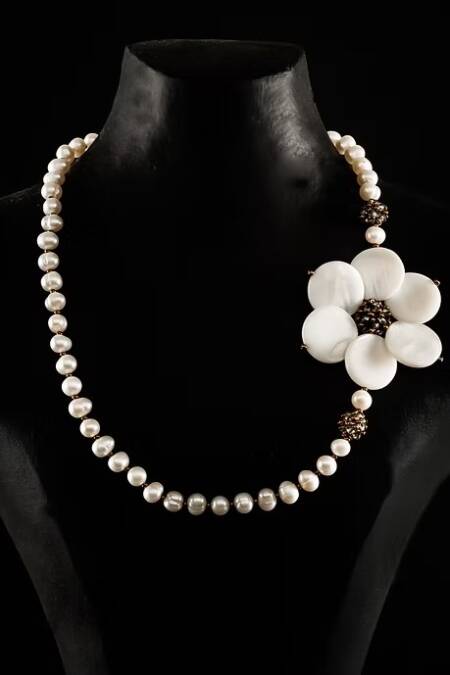 COLLAR FLOR UNA VUELTA