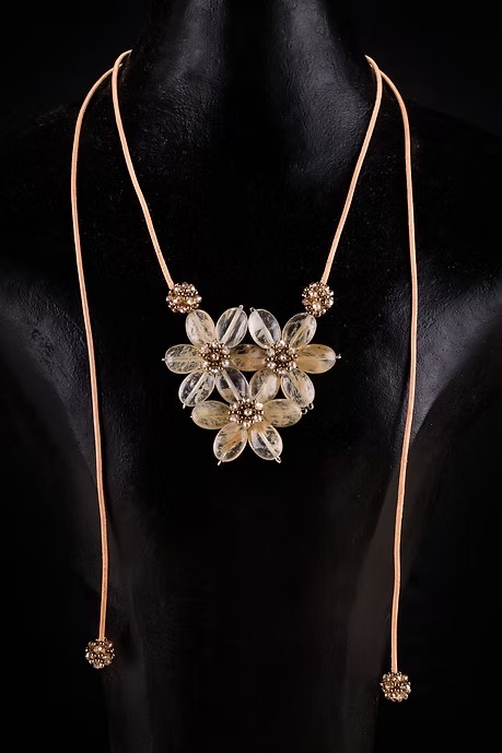 COLLAR TRES FLORES CITRINO