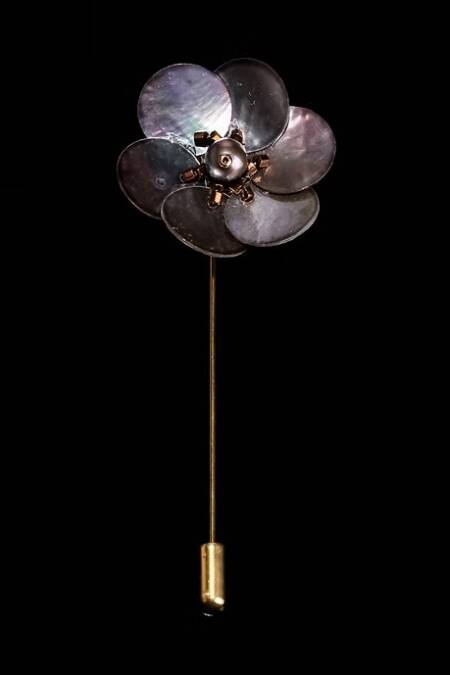 BROCHE FLOR PERLAS Y NACAR HUMO