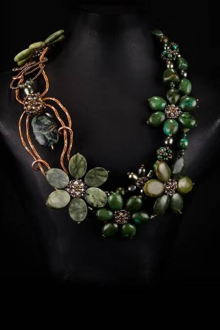 COLLAR FLORES ESCARABAJO