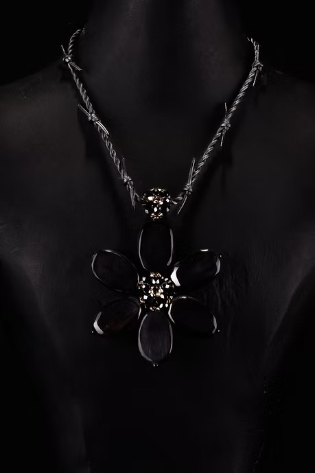 COLLAR FLOR NEGRA