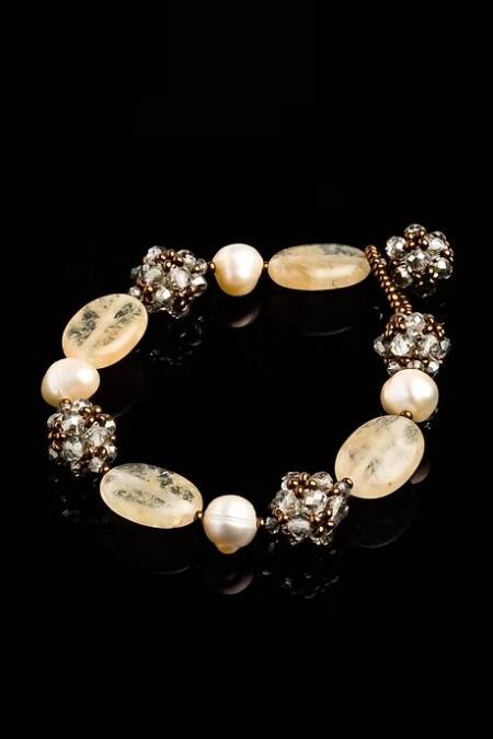 PULSERA UMA PERLAS Y CRISTALES