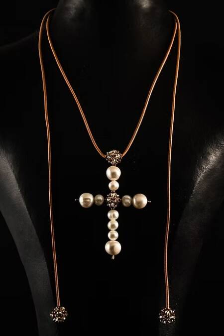COLLAR CRUZ DE PERLAS